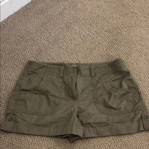 Loft Tan/green shorts